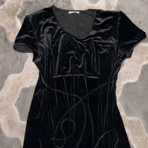 Medium motherhood maxi dress with ties at waiste and slit in black never worn